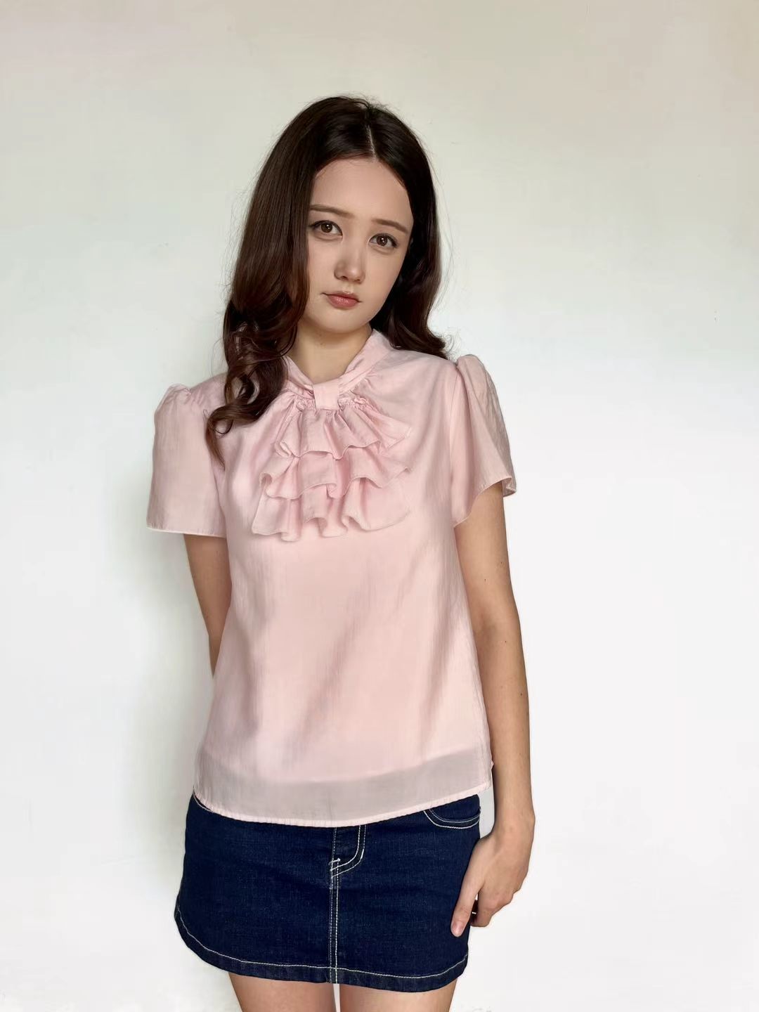 Short-sleeve ribbon blouse in light pink
